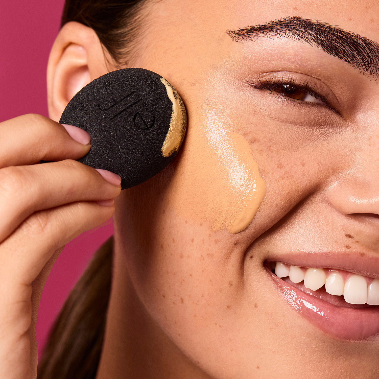 E.L.F. BOUNCE & BLUR PRO SPONGE (ESPONJA FACIAL MULTIFUNCIONAL)